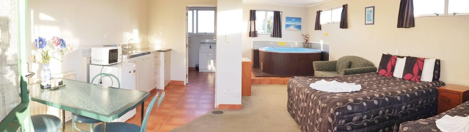 Motel Gateway International 3*
