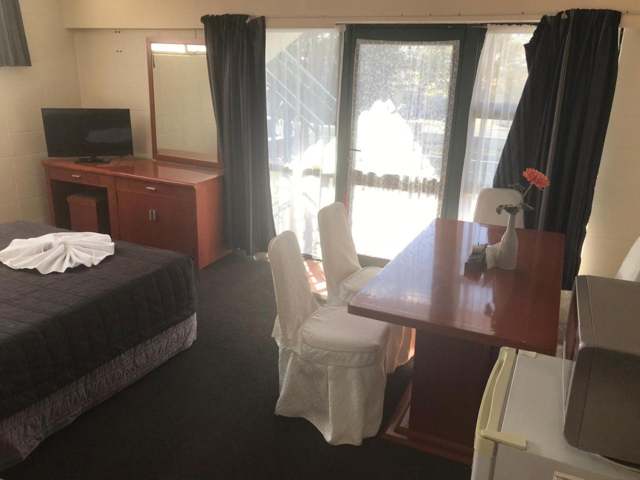 Gateway International Motel